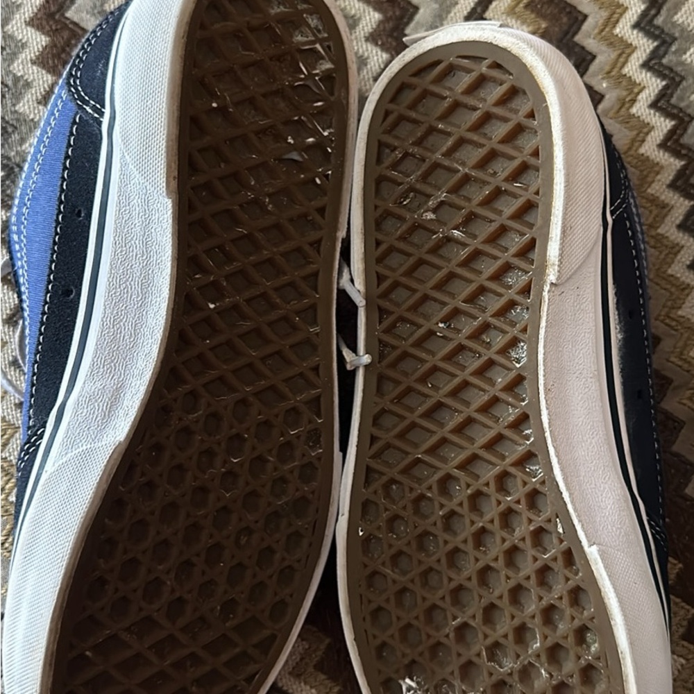 Vans - Picture 2 of 3